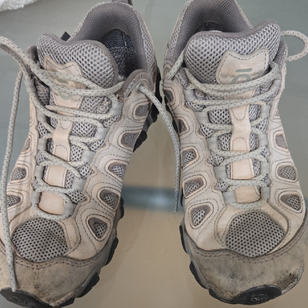 Women's Gray Sneakers - Picture 2 of 11